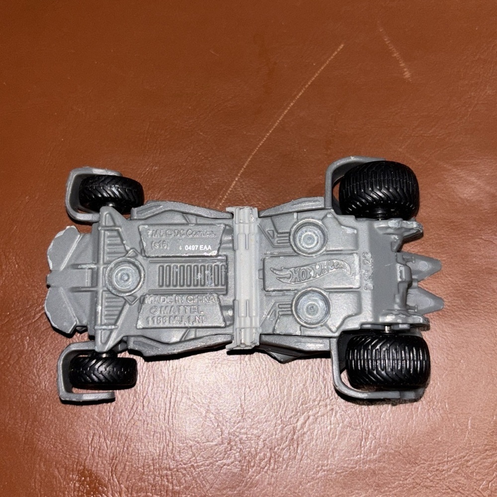 Hot wheels Batmobile - Picture 3 of 3